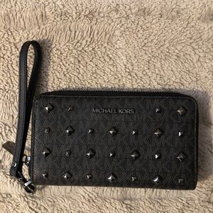 🌟Final Price🌟Gorgeous Michael Kors Jet Set Studded Wallet